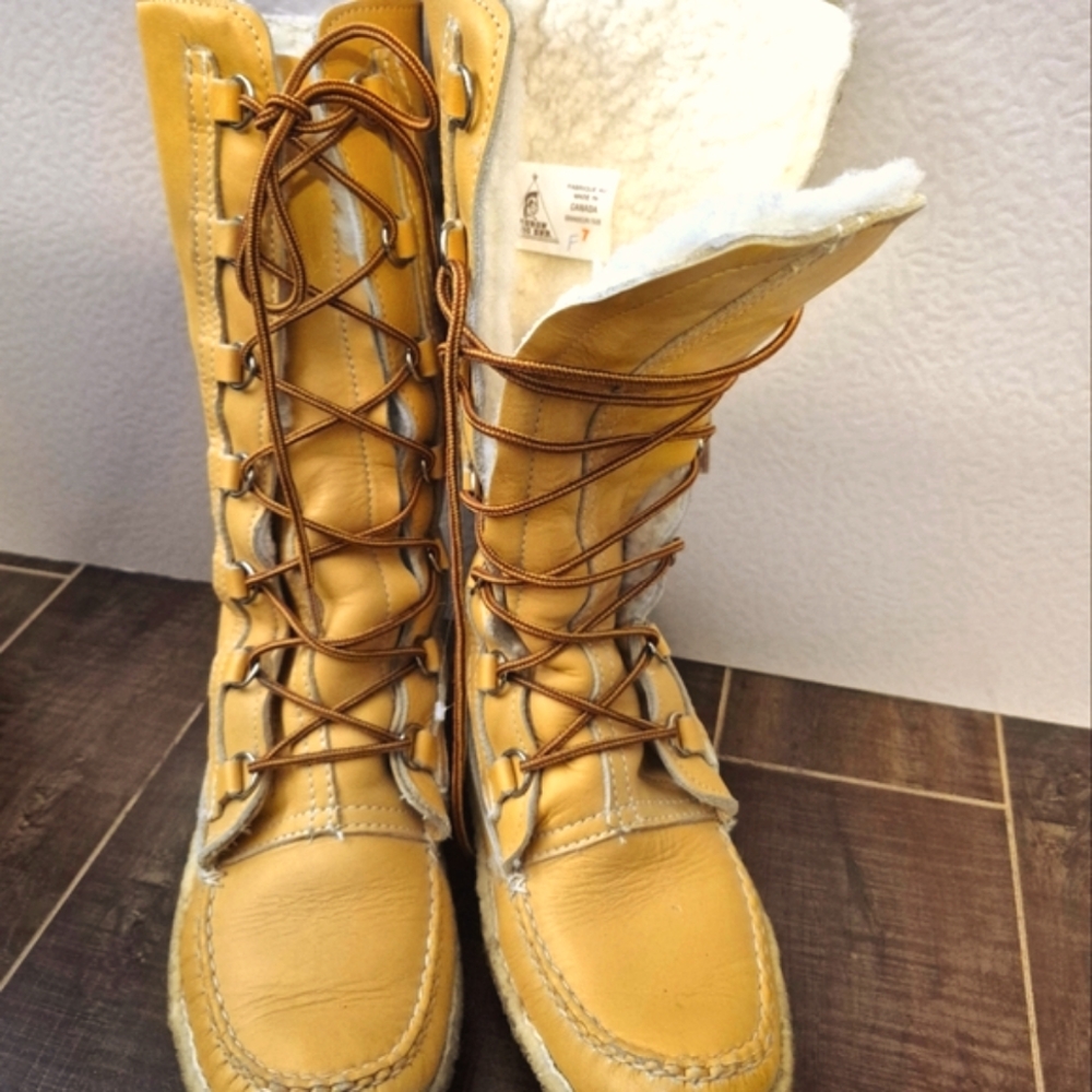 Leather "Le Huron" Max Gros-Louis made in Canada Boots Woman's Size 7 Moccasin